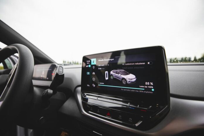 dasbor mobil dengan layar